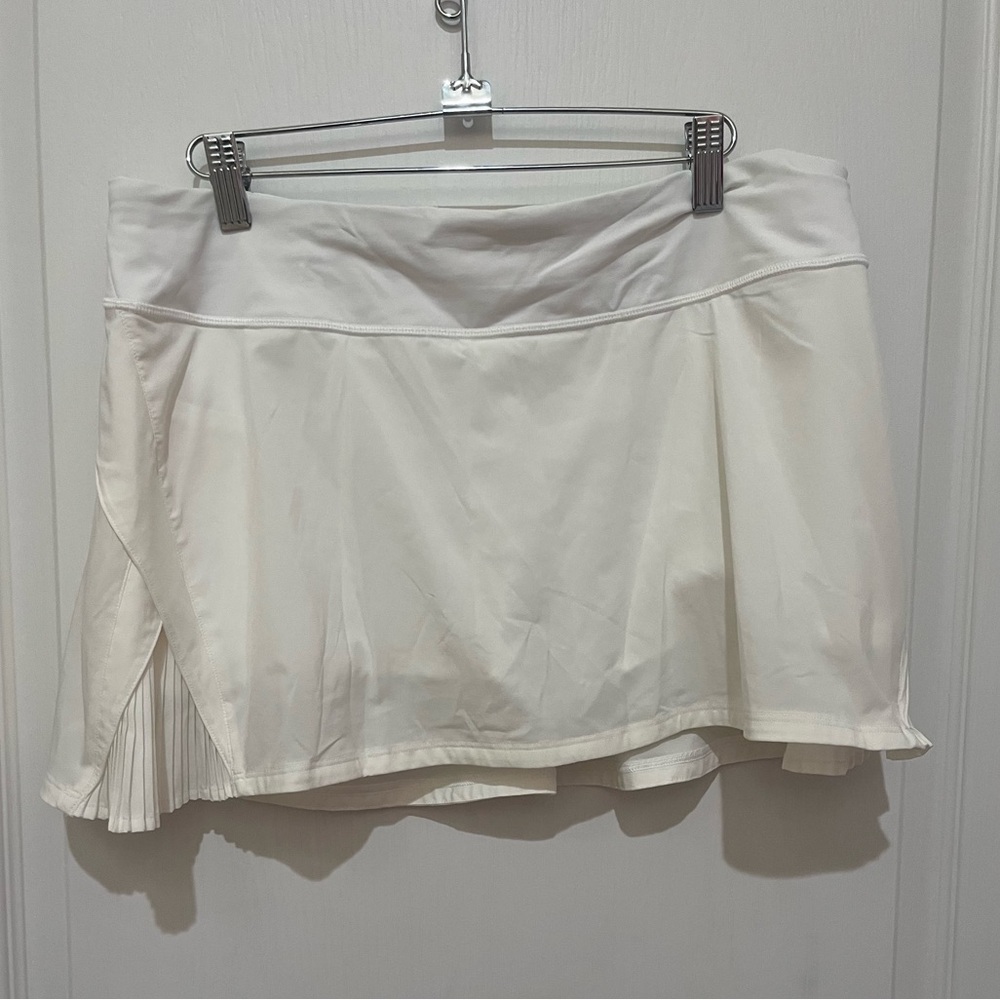 Play off the Pleats Lululemon skirt